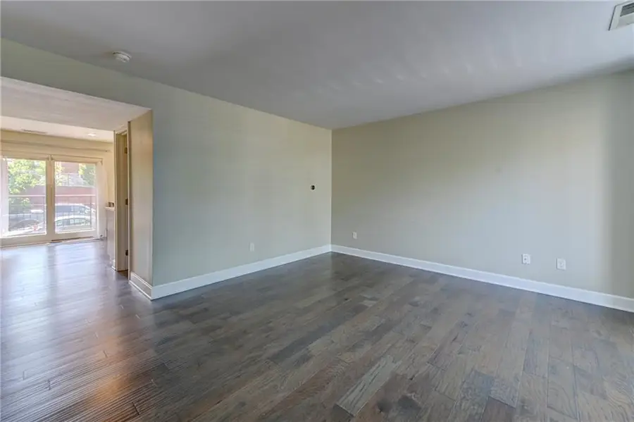 431 W 10th Street, Kansas City, MO 64105 - #3