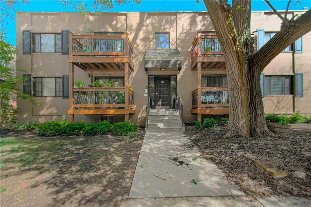 4529 Holly Street #102, Kansas City, MO 64111 - #1