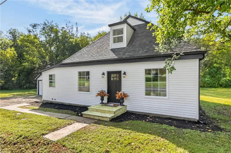 606 E Elijah Street, Easton, MO 64443 - #2