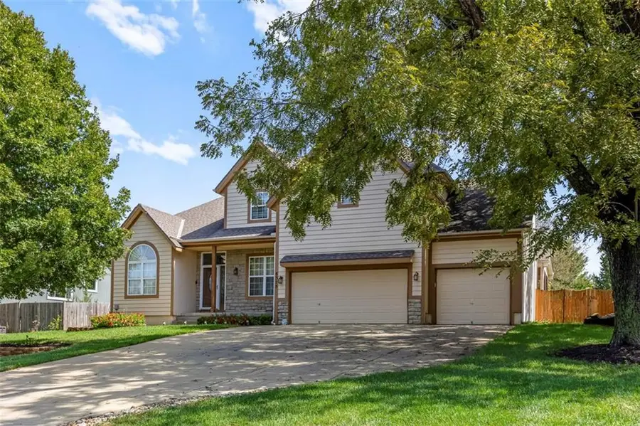 8375 Timber Trails Drive, De Soto, KS 66018 - #2