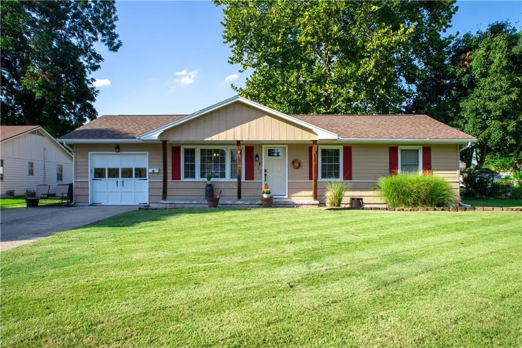 505 South Drive, Marshall, MO 65340 - #1