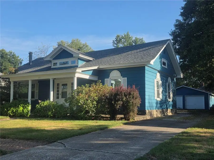 417 W Washington Street, Pittsburg, KS 66762 - #2