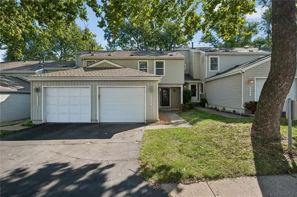 8648 W 108th Place, Overland Park, KS 66210