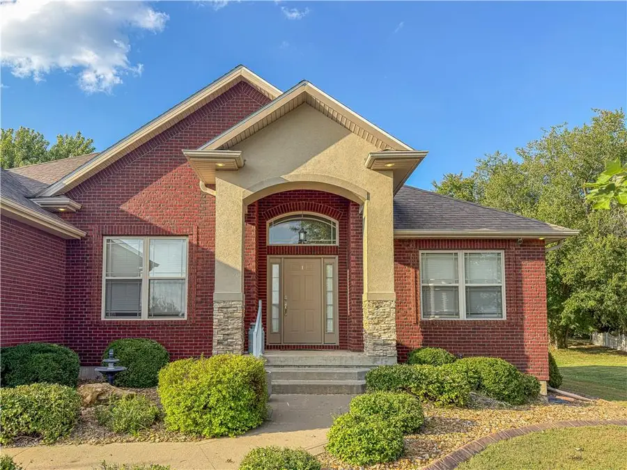 4010 E 32nd Street, Sedalia, MO 65301 - #3
