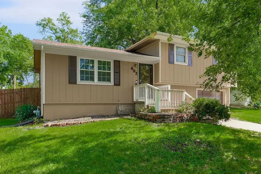 402 N Harrison Street, Spring Hill, KS 66083 - #2