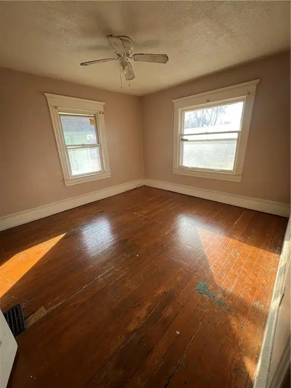 2008 E 36th Street, Kansas City, MO 64109 - #3