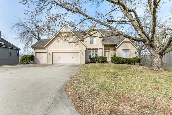 1028 NE Moss Point Road, Lee's Summit, MO 64064