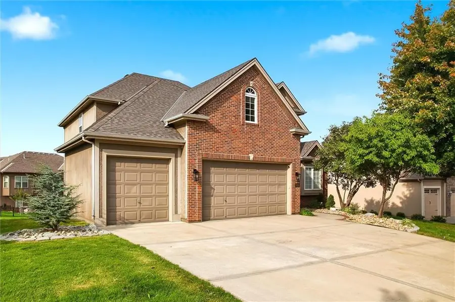 9424 N Hunter Avenue, Kansas City, MO 64157 - #2