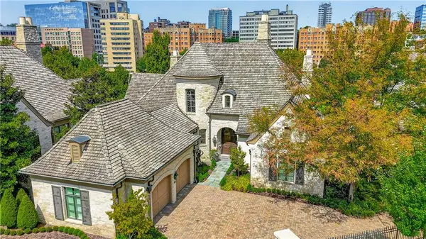 711 Ward Parkway, Kansas City, MO 64112