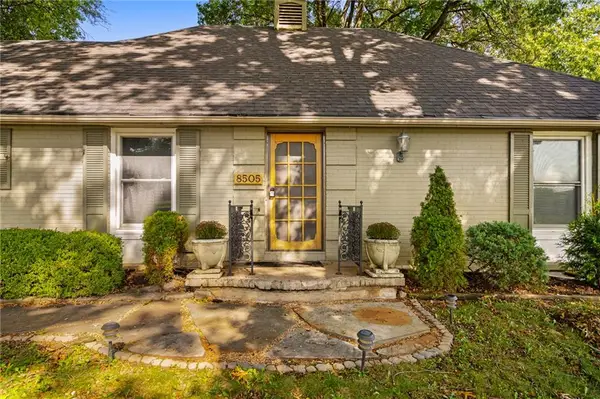 8505 Ward Parkway, Kansas City, MO 64114