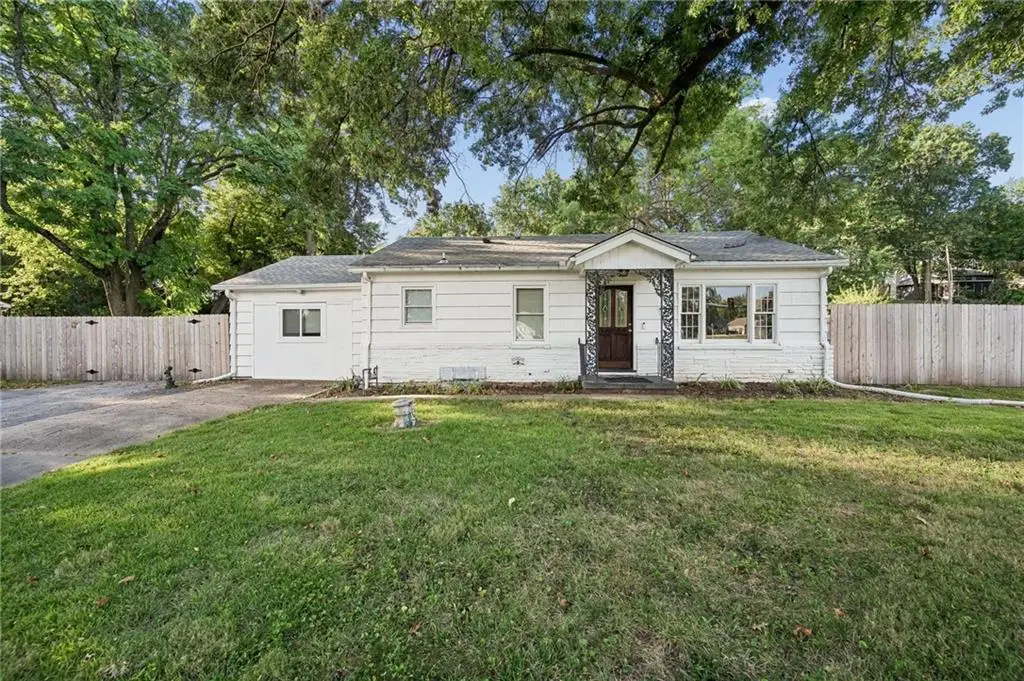 14601 E 39th Street S, Independence, MO 64055 - #1