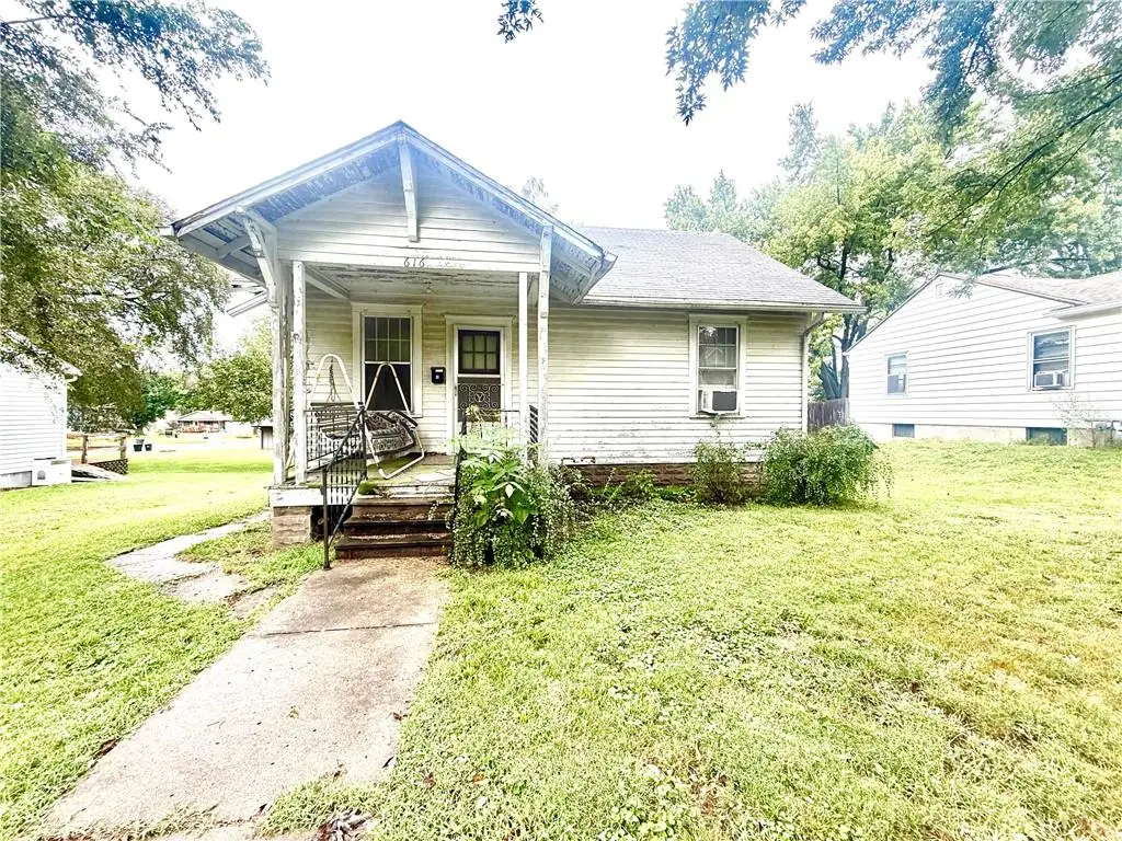 616 S Walnut Street, Maryville, MO 64468 - #1