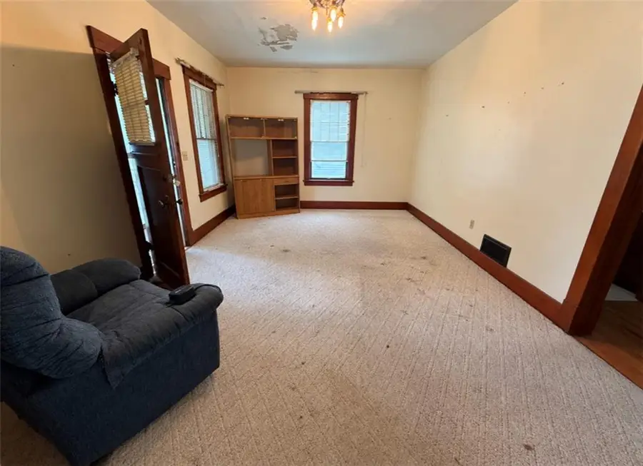 616 S Walnut Street, Maryville, MO 64468 - #2