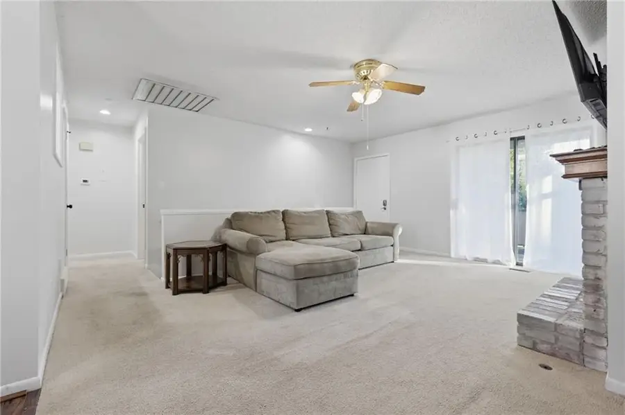 10806 Westgate Road, Overland Park, KS 66210 - #3