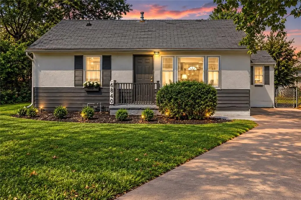 6840 E 139th Street, Grandview, MO 64030 - #1