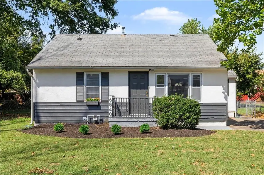 6840 E 139th Street, Grandview, MO 64030 - #2