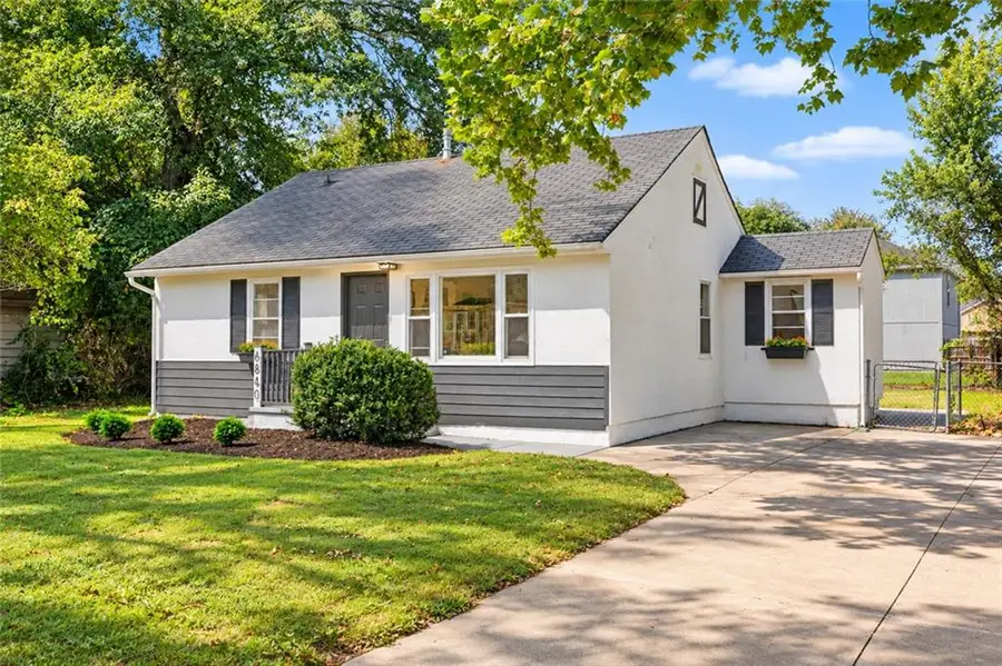 6840 E 139th Street, Grandview, MO 64030 - #3