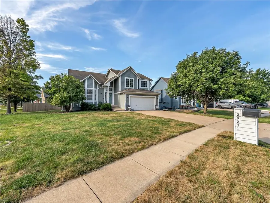 29201 W 183rd Terrace, Gardner, KS 66030 - #2