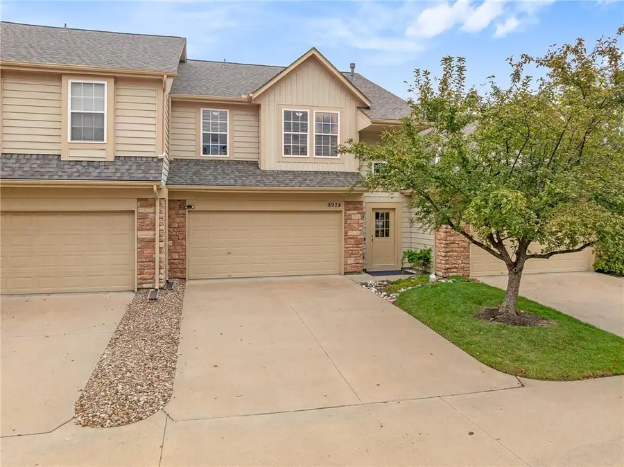 8924 Inkster Street, Lenexa, KS 66227 - #2