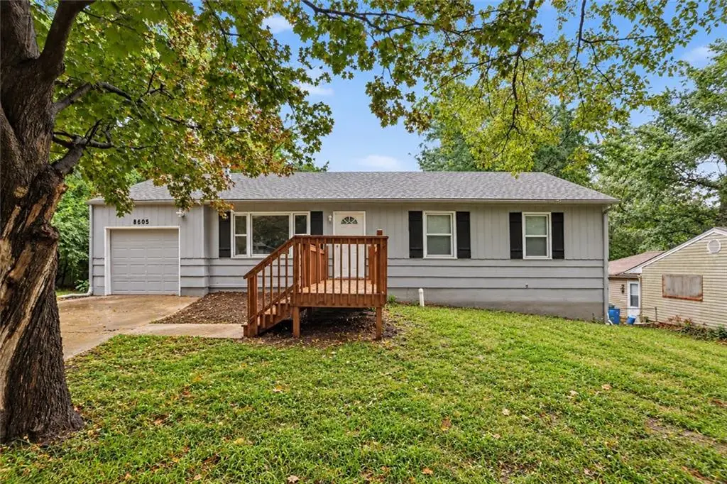 8605 Spring Valley Road, Raytown, MO 64138 - #1