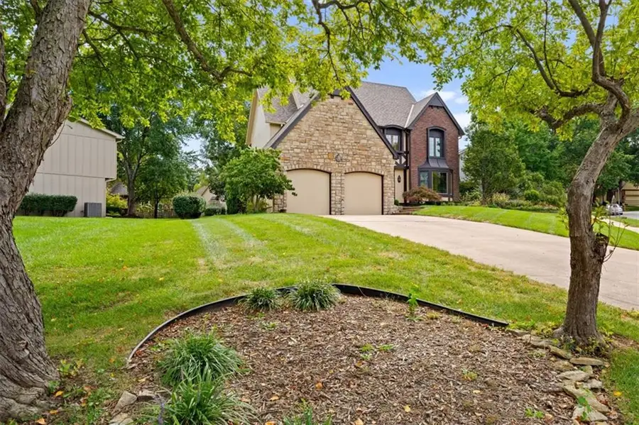 11754 Gillette Street, Overland Park, KS 66210 - #2