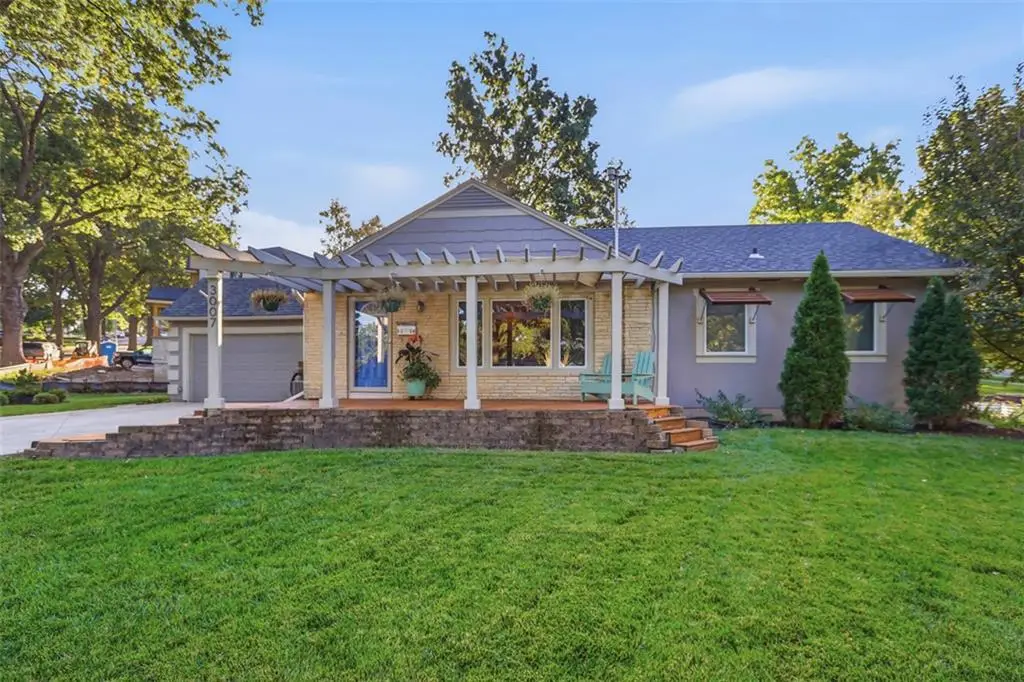 3007 W 73rd Terrace, Prairie Village, KS 66208 - #1