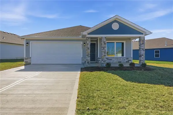 765 N Buckeye Street, Gardner, KS 66030