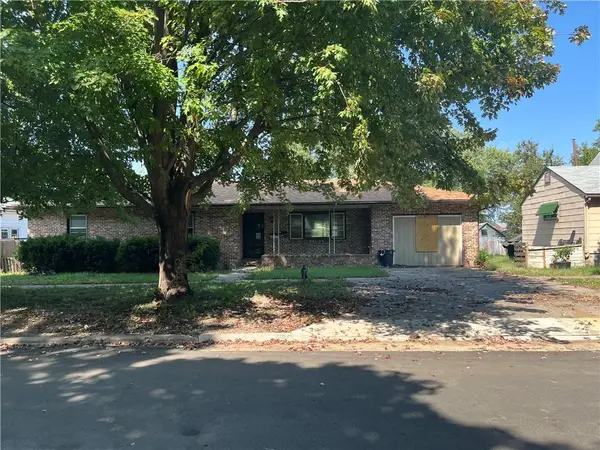 215 W 2nd Avenue, Garnett, KS 66032