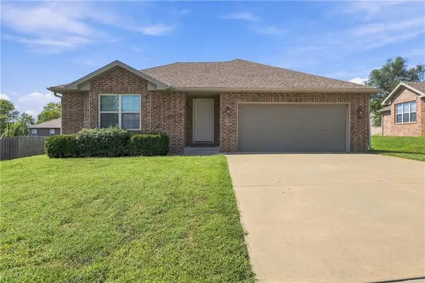 516 Emerson Drive, Belton, MO 64012