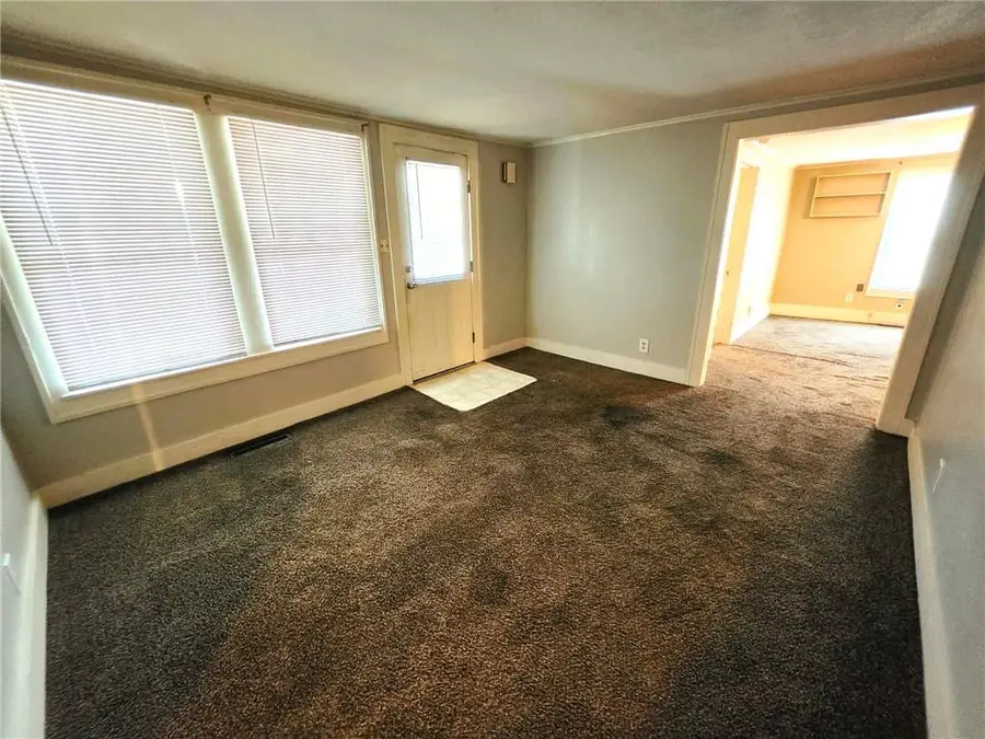 305 E Jackson Street, Pittsburg, KS 66762 - #3