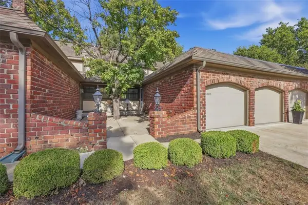 10213 Foster Street, Overland Park, KS 66212