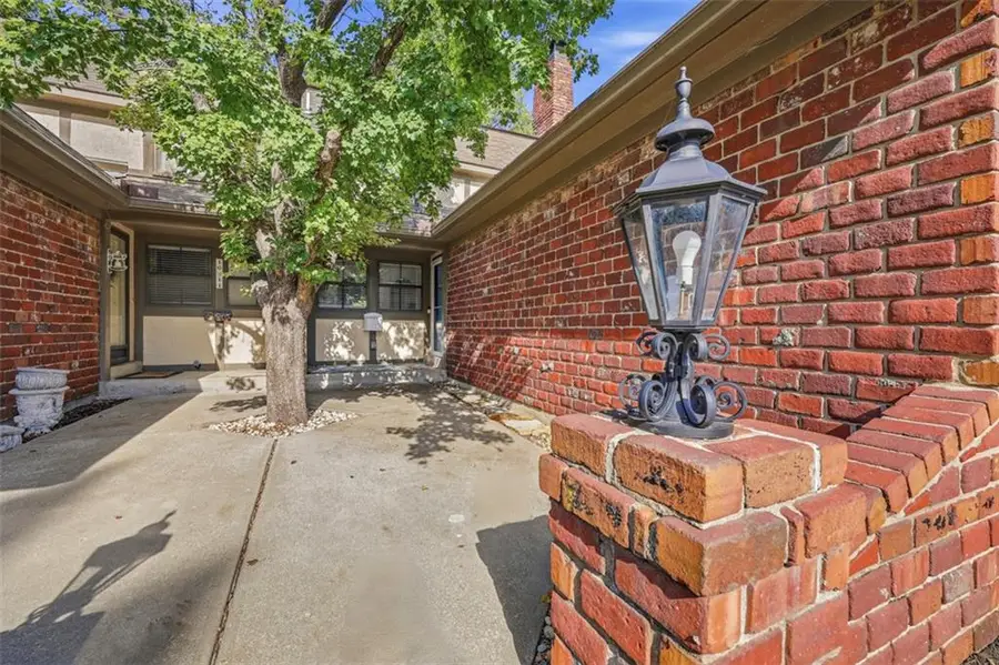 10213 Foster Street, Overland Park, KS 66212 - #2