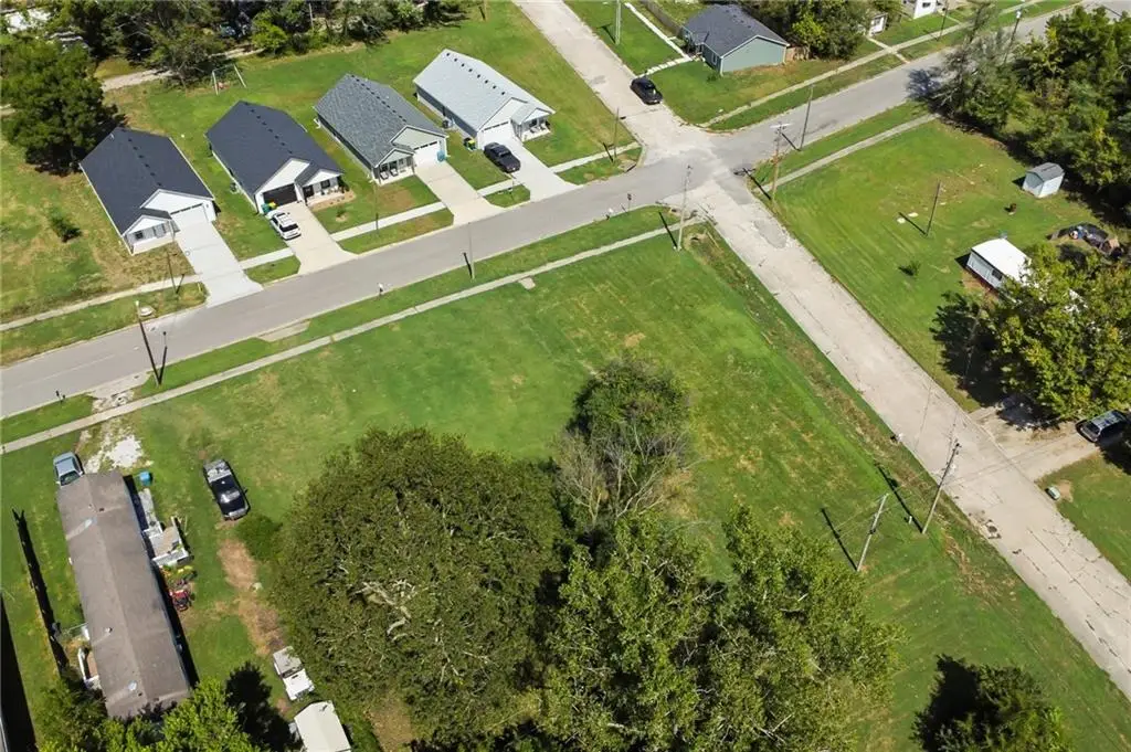 905 Chestnut Street, Osawatomie, KS 66064 - #1
