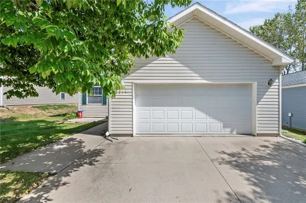 12211 N Pomona Avenue, Kansas City, MO 64163