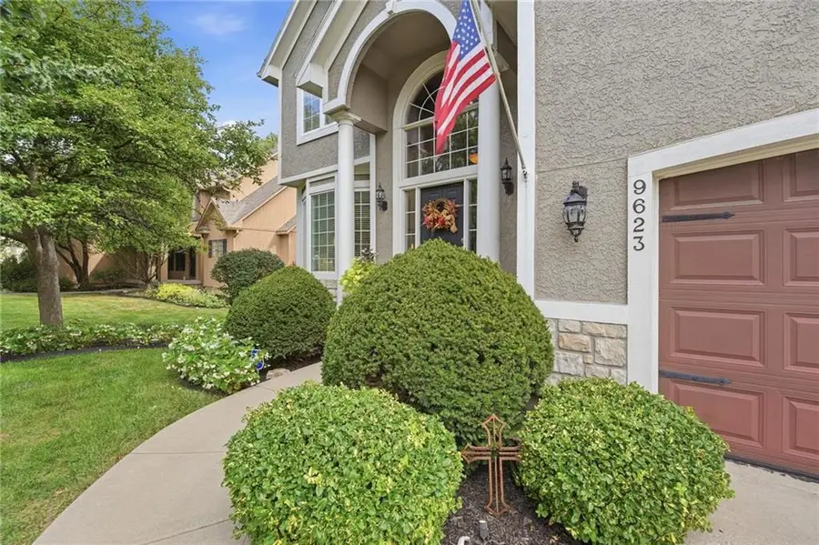 9623 Falcon Valley Dr Drive, Lenexa, KS 66220 - #3