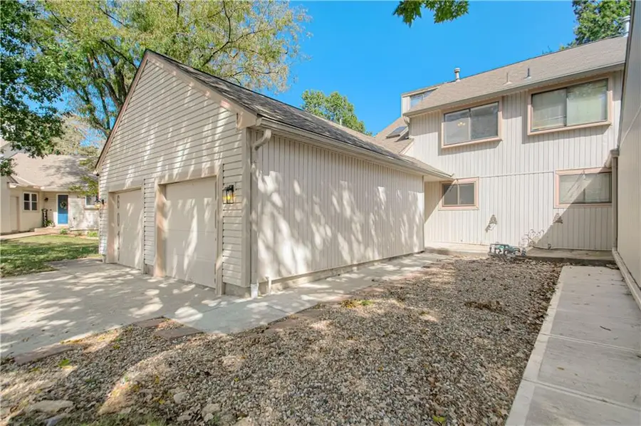 6015 N Bellefontaine Avenue, Kansas City, MO 64119 - #2