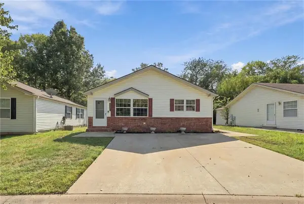 7905 NW 122nd Court, Kansas City, MO 64163
