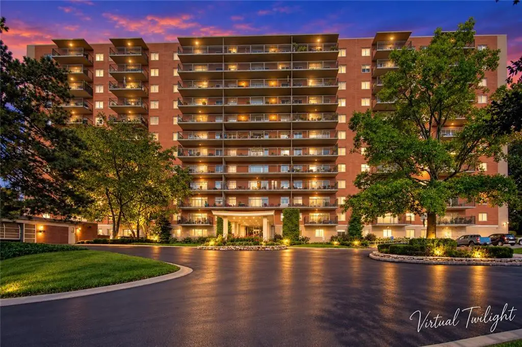4550 Warwick Boulevard #914, Kansas City, MO 64111 - #1