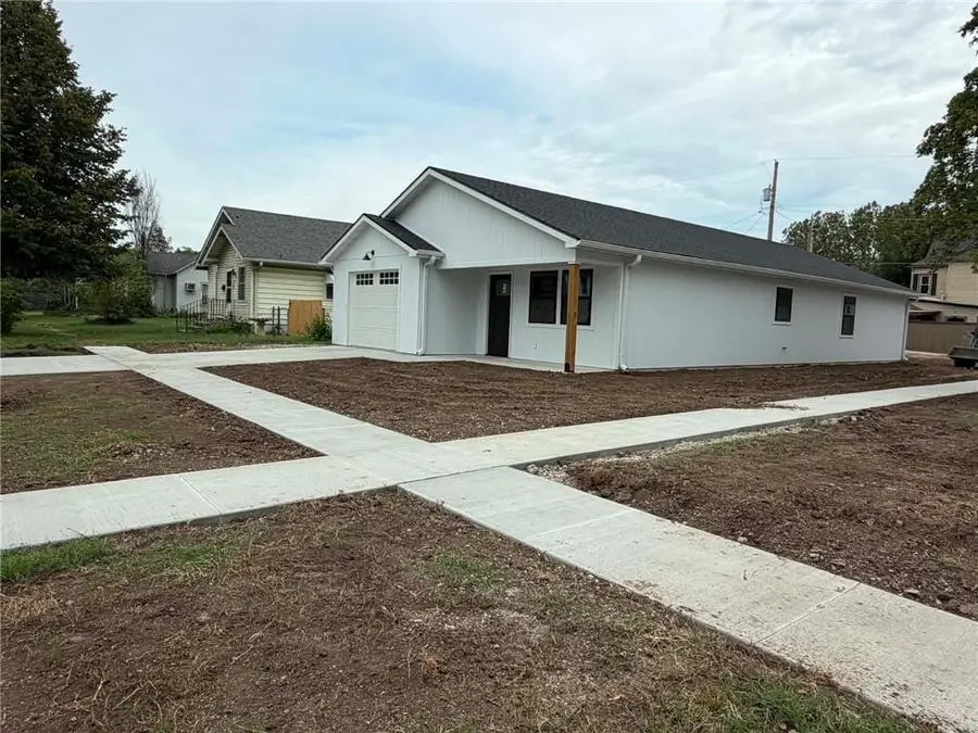 423 S Holbrook Street, Fort Scott, KS 66701 - #2