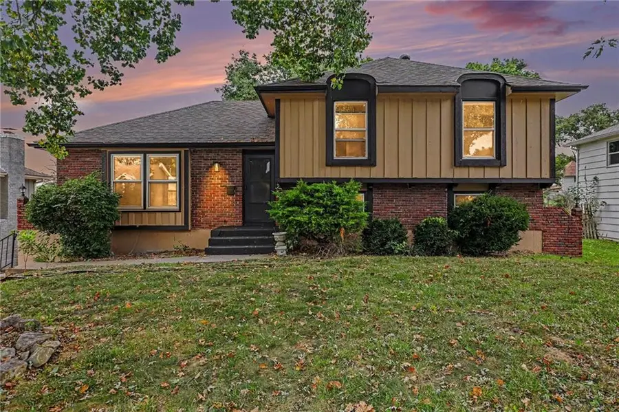 6012 E 107th Terrace, Kansas City, MO 64134 - #2