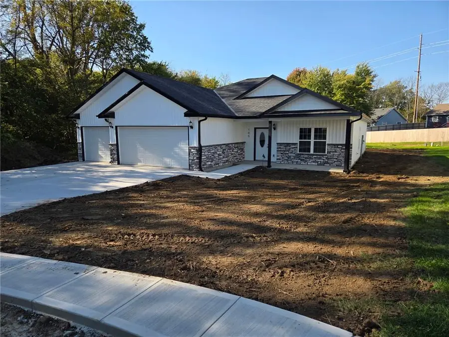 105 W Fawn Drive, Savannah, MO 64485 - #2