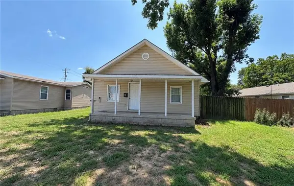 103 W 25th Street, Pittsburg, KS 66762