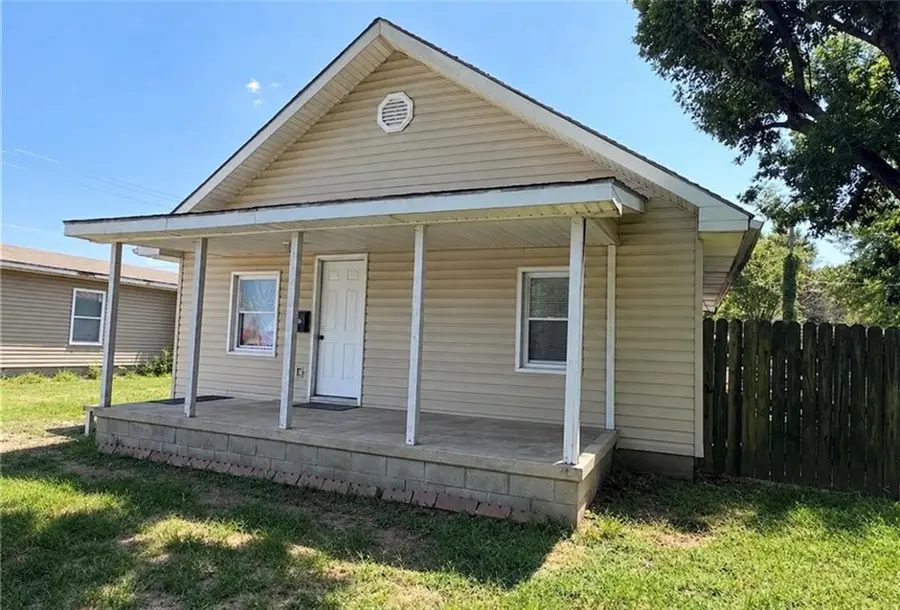 103 W 25th Street, Pittsburg, KS 66762 - #2