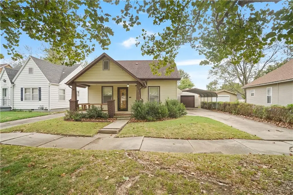 1321 W 6th Street, Coffeyville, KS 67337 - #1