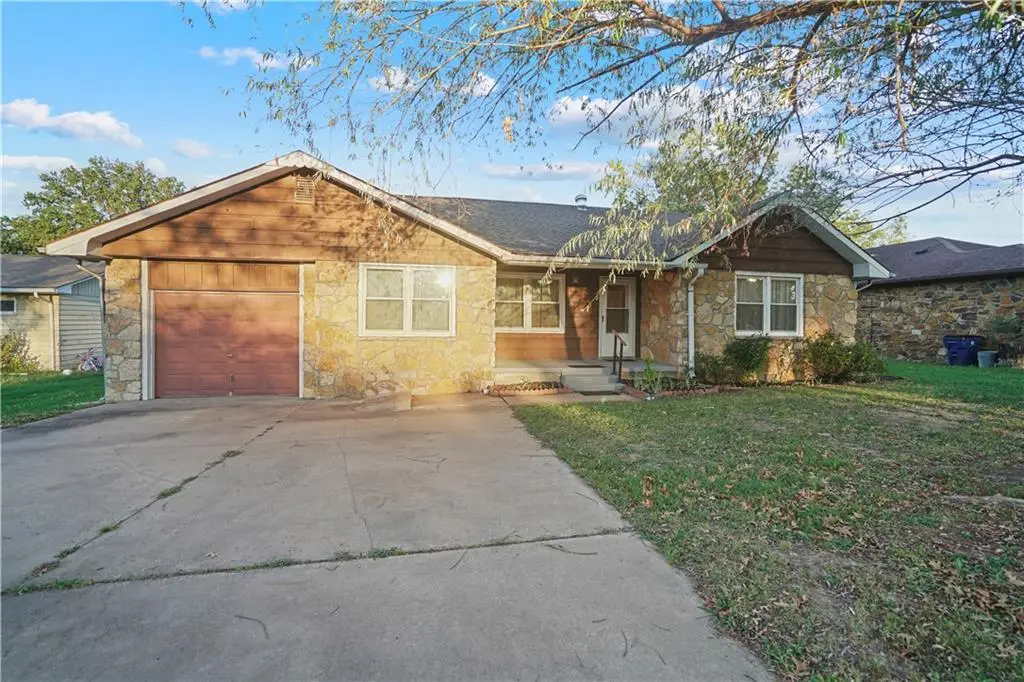 303 S Overlook Drive, Coffeyville, KS 67337 - #1