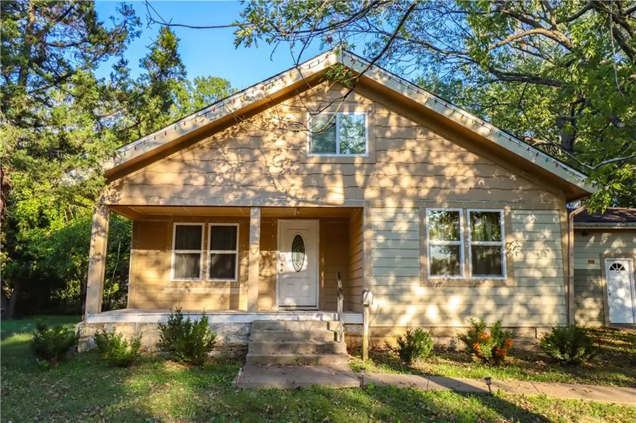718 S Chestnut Street, Olathe, KS 66061 - #2