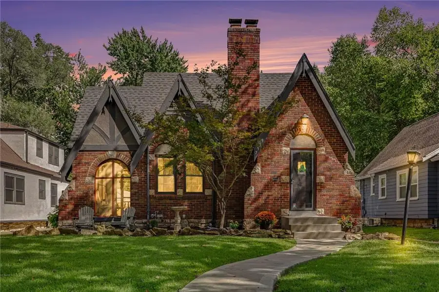 7559 Grand Avenue, Kansas City, MO 64114 - #2