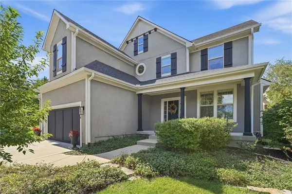 9014 W 158th Terrace, Overland Park, KS 66221