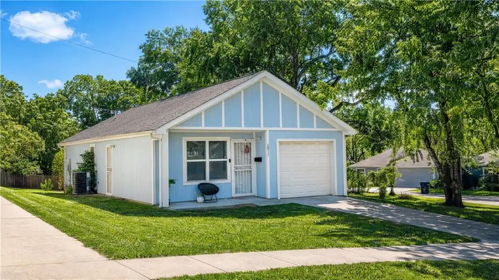 2817 Kensington Avenue, Kansas City, MO 64128 - #1
