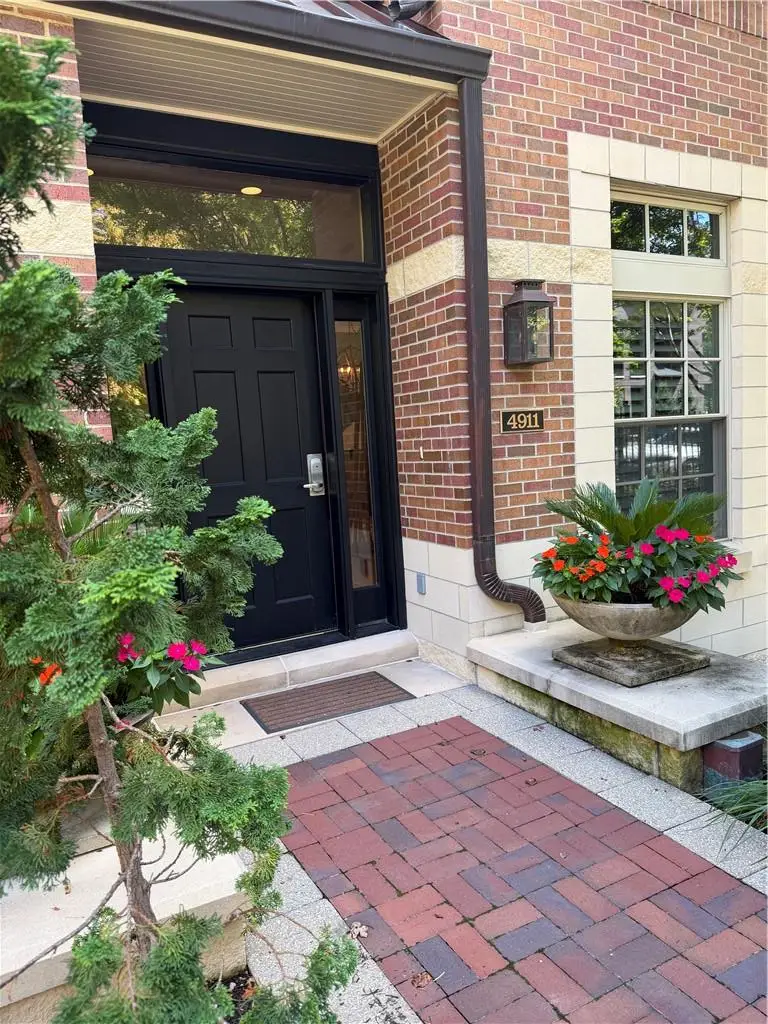 4911 Wyandotte Street, Kansas City, MO 64112 - #2